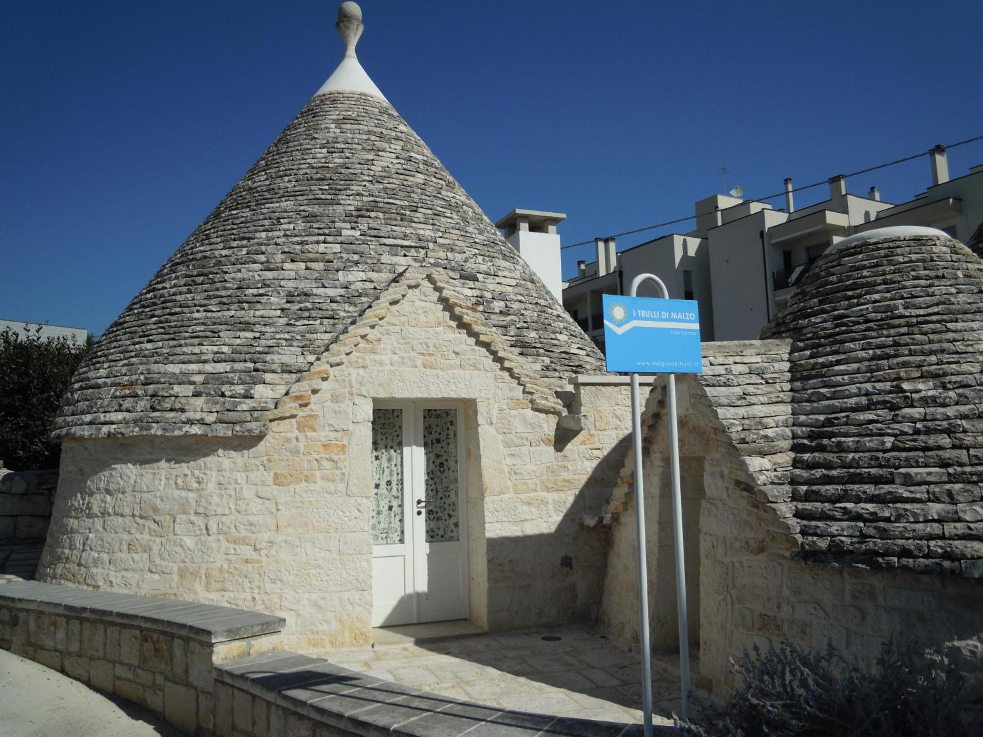 Trulli Di Malzo Villa โลโกโรตอนโด ภายนอก รูปภาพ